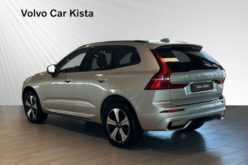 Bild 4 av Volvo XC60 T6 Plus Dark Edition HUD Luftfj Drag H/K Pano