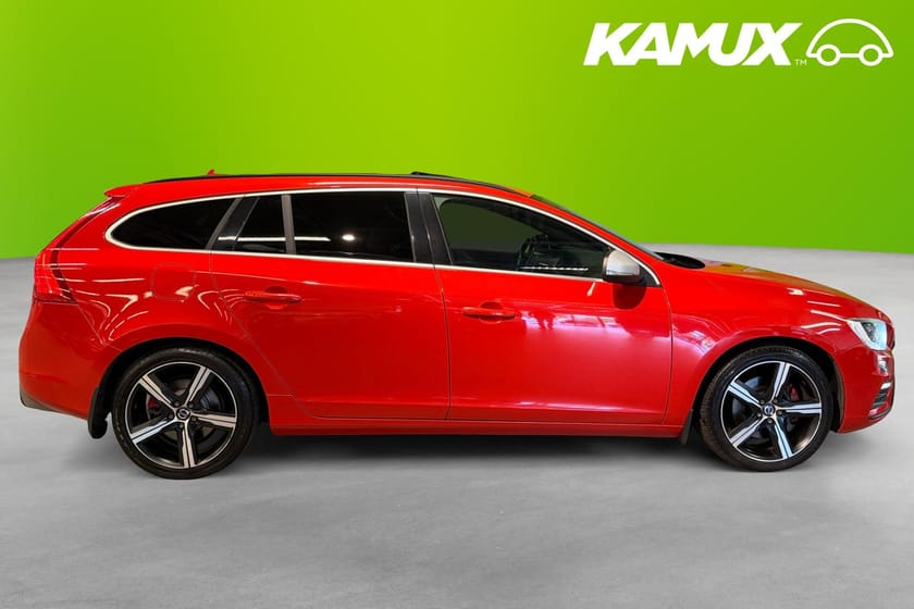 Bild 2 av Volvo V60 D4 AWD Geartronic R-design 190hk  Adaptiv Taklucka Värmare