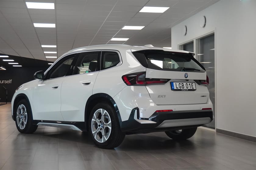 Bild 3 av BMW iX1 xDrive30 xLine Innovation Premium DAP