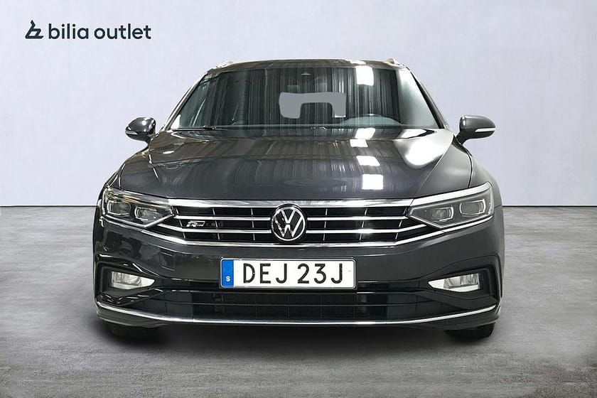 Bild 3 av Volkswagen Passat Sportscombi SC 2.0 TDI 4Motion R-Line 200hk Cockpit Navi Drag B-kam
