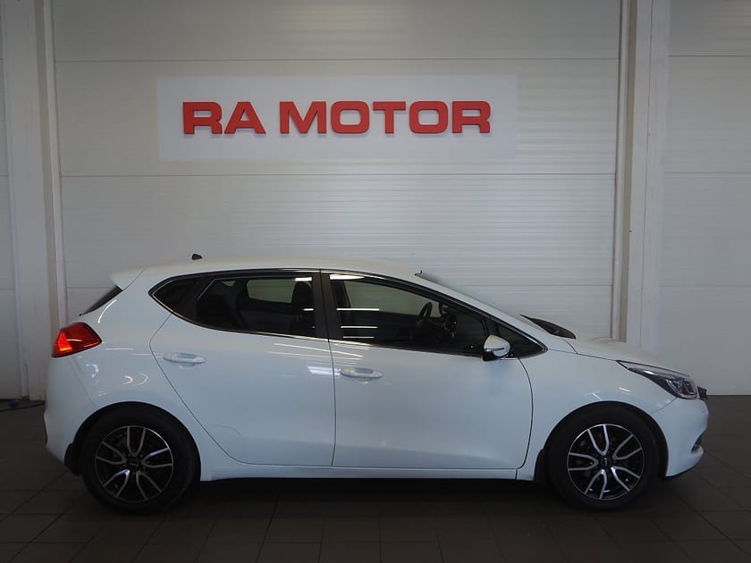 Bild 4 av Kia cee'd 1.6 CRDi EX Comfort Motorvärmare P-Sensorer