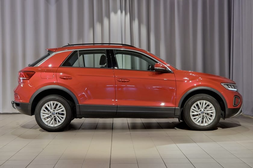 Bild 3 av Volkswagen T-Roc | Drag | Backkamera | Farthållare | Cockpit | 110