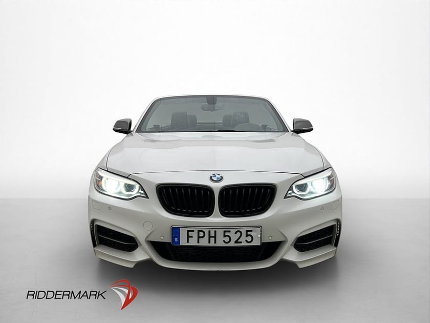Bild 2 av BMW M235i Convertible 326hk Sportbromsar Navi H/K Sv.Såld