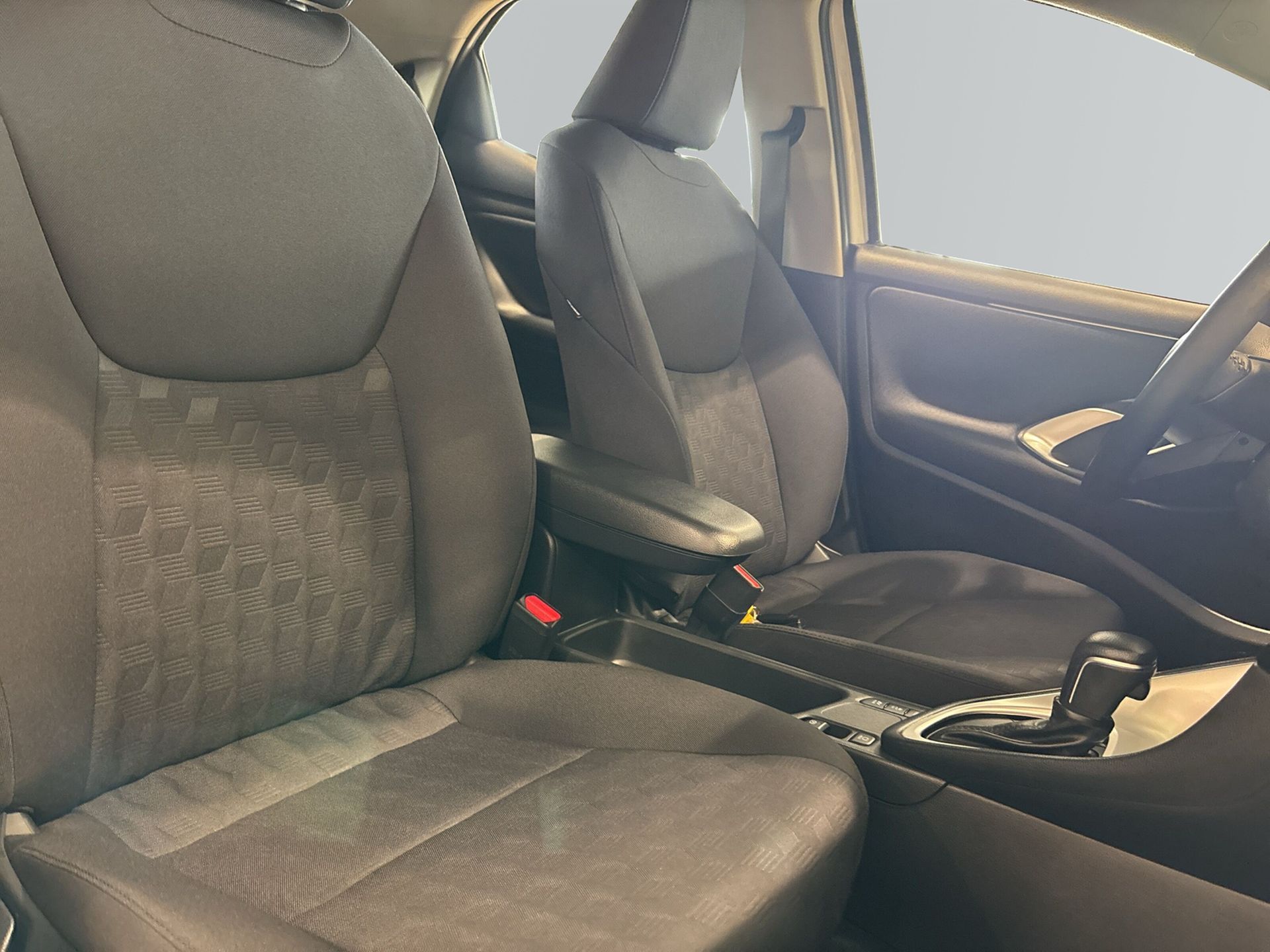 Toyota Yaris 2024, bild 6/10
