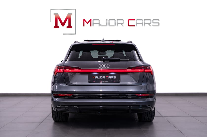 Bild 5 av Audi e-tron 55 quattro Q S-Line Pano B&O 22" HuD 360° RS-Säten Luft-F Drag
