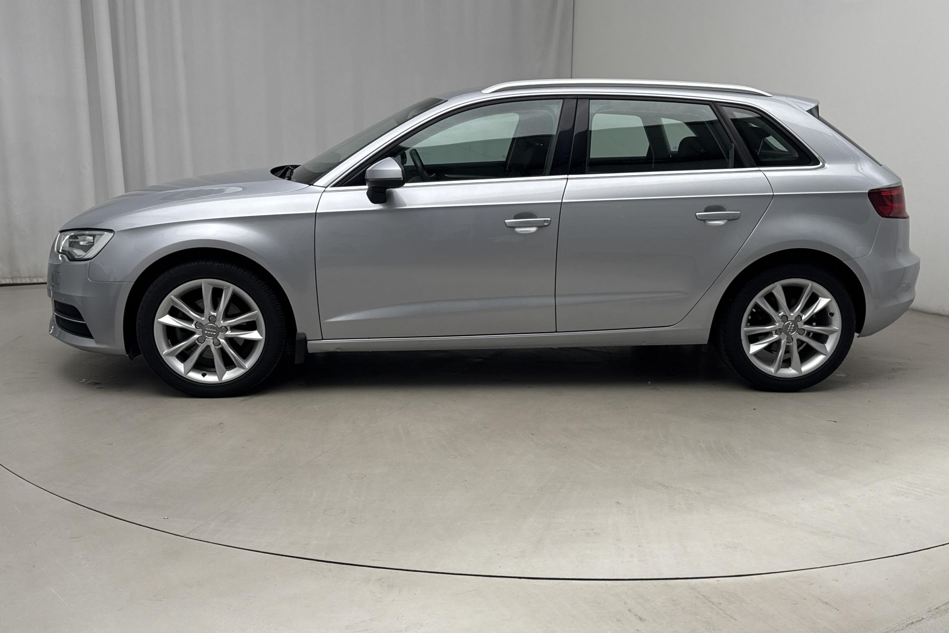 Audi A3 Sportback 1.2 TFSI 2016, bild 2/10