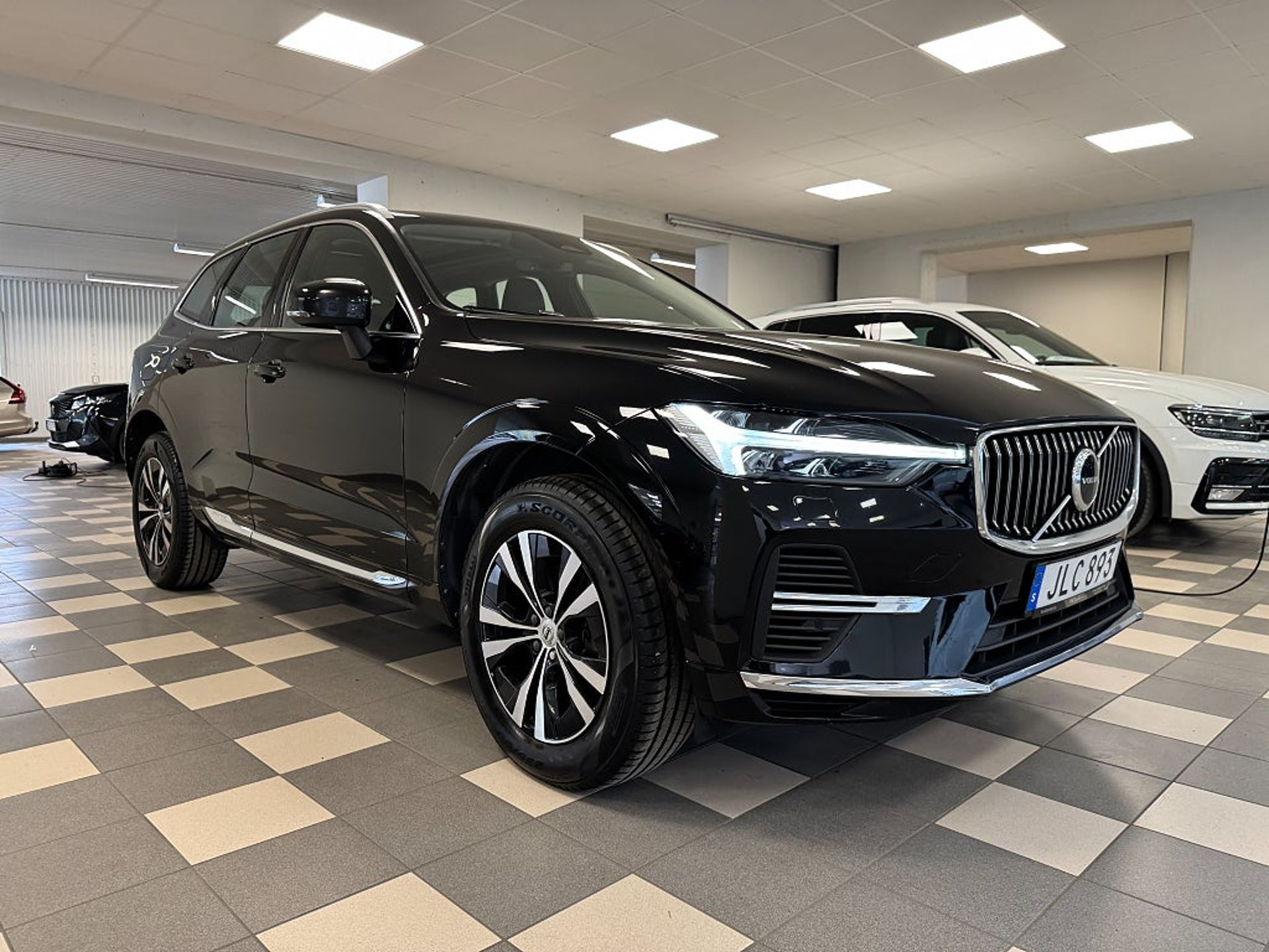 Volvo XC60 Recharge T6 AWD Helskinn 2023, bild 3/10