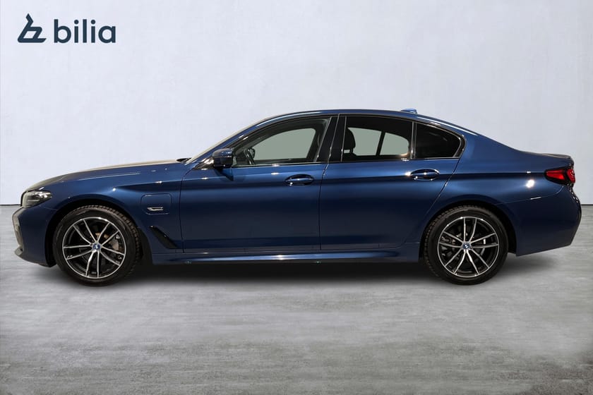 Bild 3 av BMW 530e xDrive Sedan M Sport / Drag / Rattvärme / Adaptiv / Backkamera
