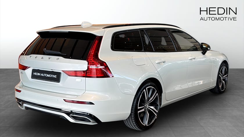 Bild 2 av Volvo V60 T8 392hk AWD R-Design Värmare H/K CarPlay Kamera