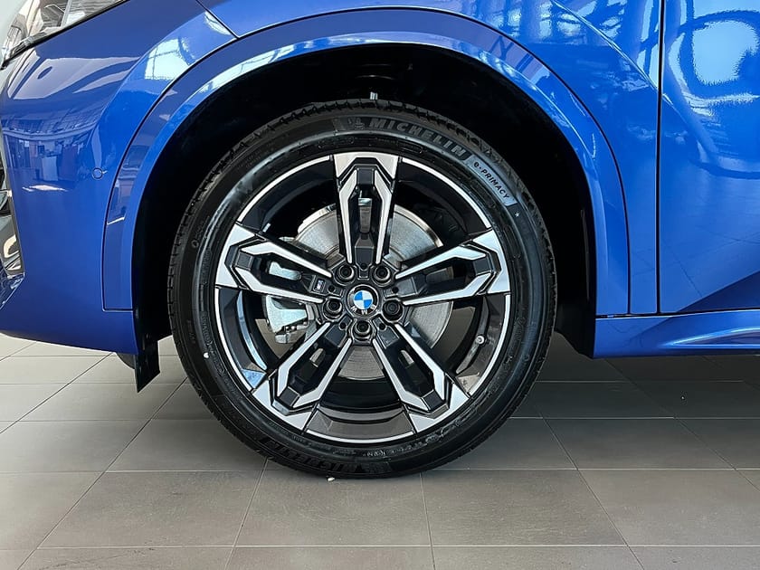 Bild 4 av BMW iX2 xDrive30 M Sport Dragkrok 19" Rattvärme Park Assist