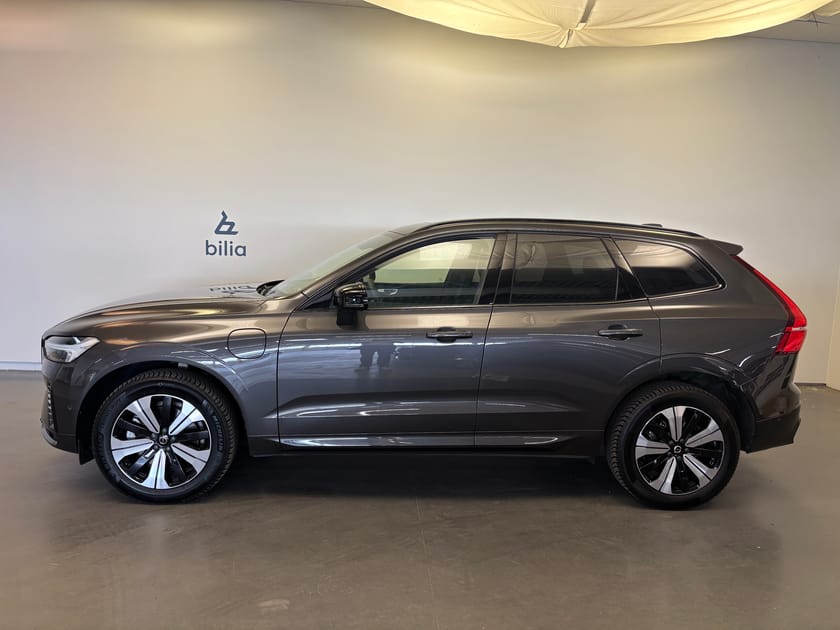 Bild 2 av Volvo XC60 Recharge T6 Plus Dark / Dragkrok /  360 Kamera / Panoramatak / 10.000kr tillbehör /