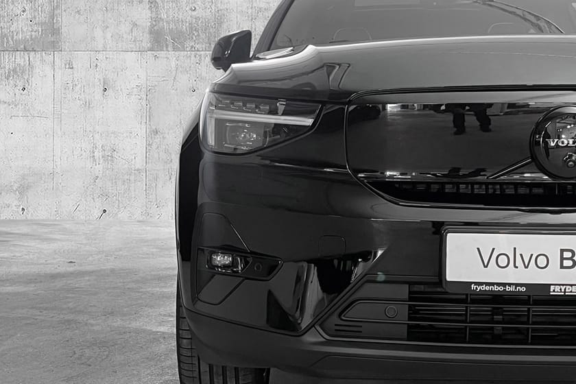 Bilde 4 av Volvo EX40 Twin Motor Performance P Ultra Perf Black Edt KROK|PANO|20"|PIXEL|360|H&K
