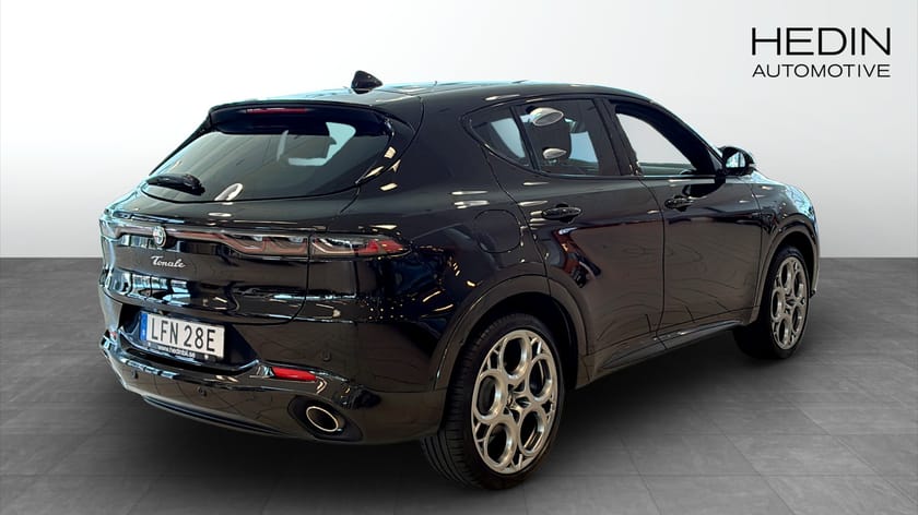 Bild 2 av Alfa Romeo Tonale Plug-in-Hybrid VELOCE PHEV 280 HK Q4 Helläder/Harman-K/Navi