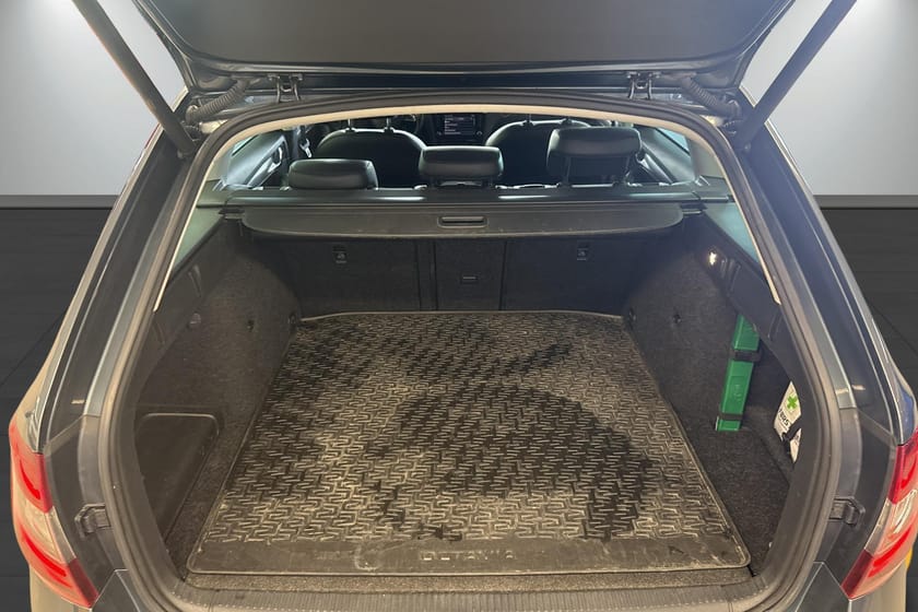 Bilde 5 av Škoda Octavia Stasjonsvogn 2,0 TDI 150hk 4x4 Style / Webasto /H.feste