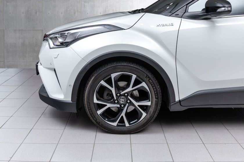 Bilde 2 av Toyota C-HR Hybrid 1,8i Lounge Tech