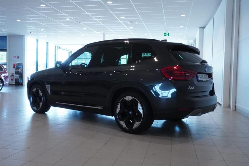 Bild 3 av BMW iX3 Charged Plus Drag Panorama Läder Keyless hk HUD 286hk