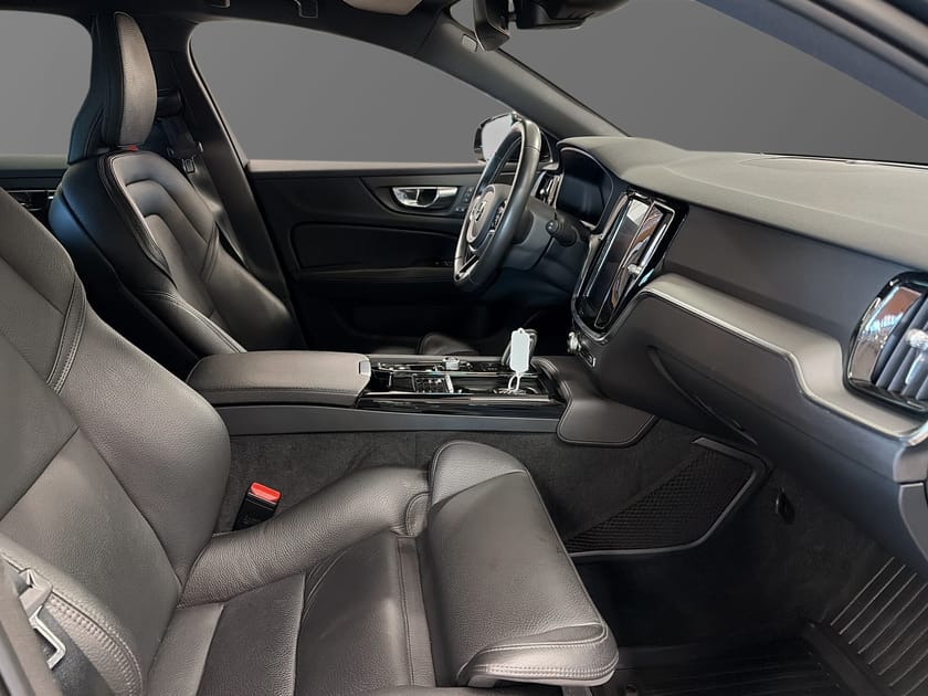 Bild 4 av Volvo V60 T6 TWIN ENGINE R-DESIGN VINTERHJUL