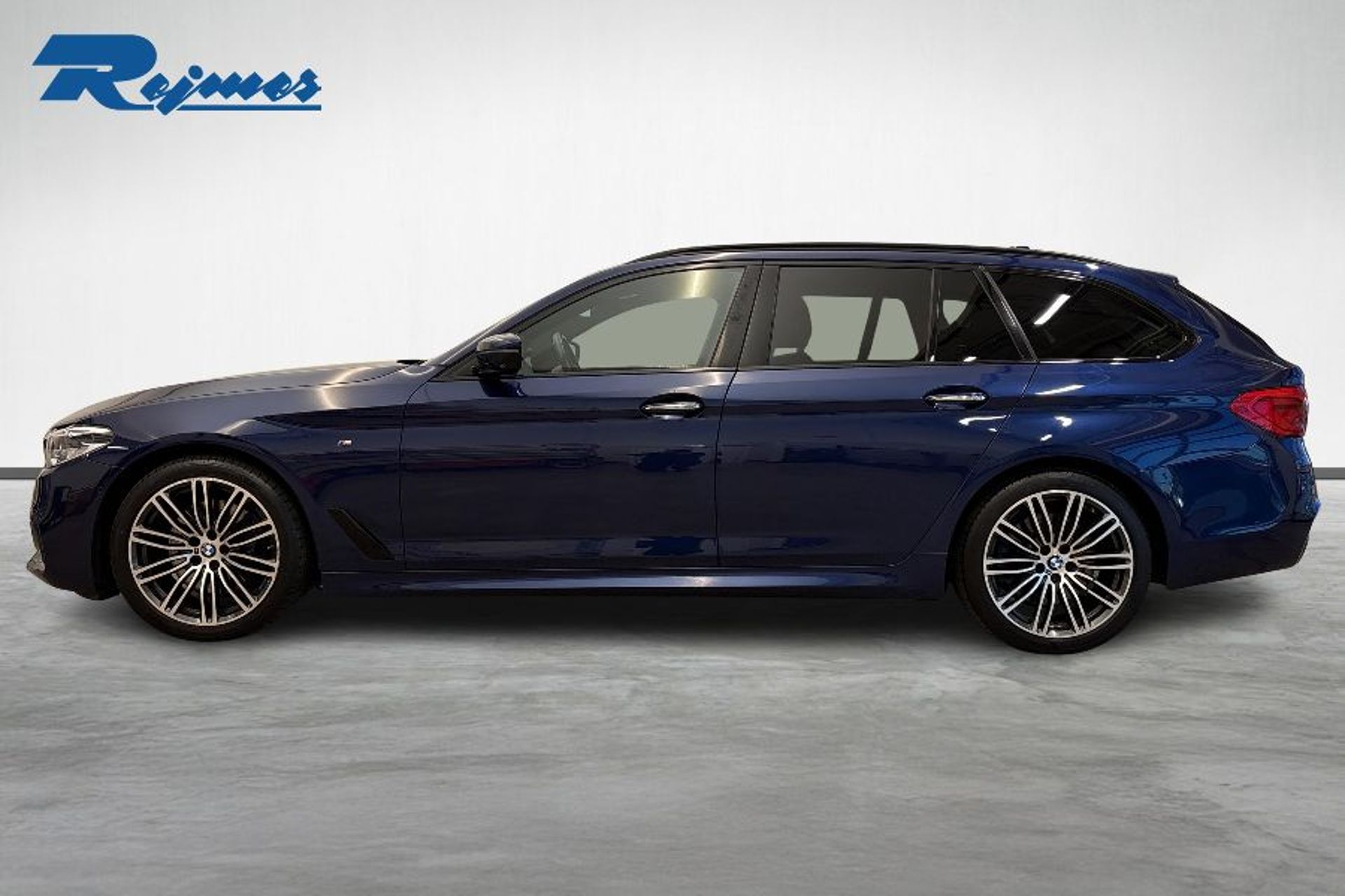 BMW 530 i xDrive Touring 2018, bild 2/33