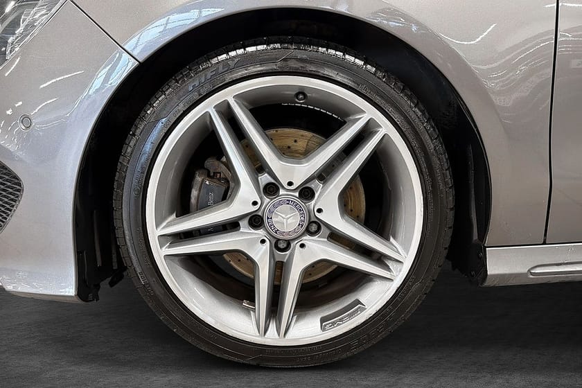 Bild 2 av Mercedes-Benz CLA 220 CDI