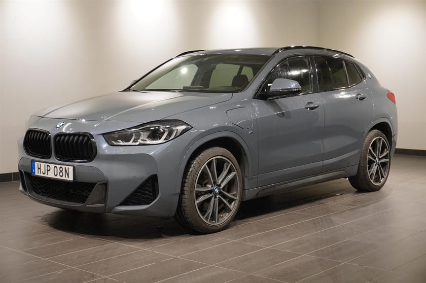 Bild 1 av BMW X2 xDrive25e M Sport Innovation Fartpilot HiFi Kamera HUD