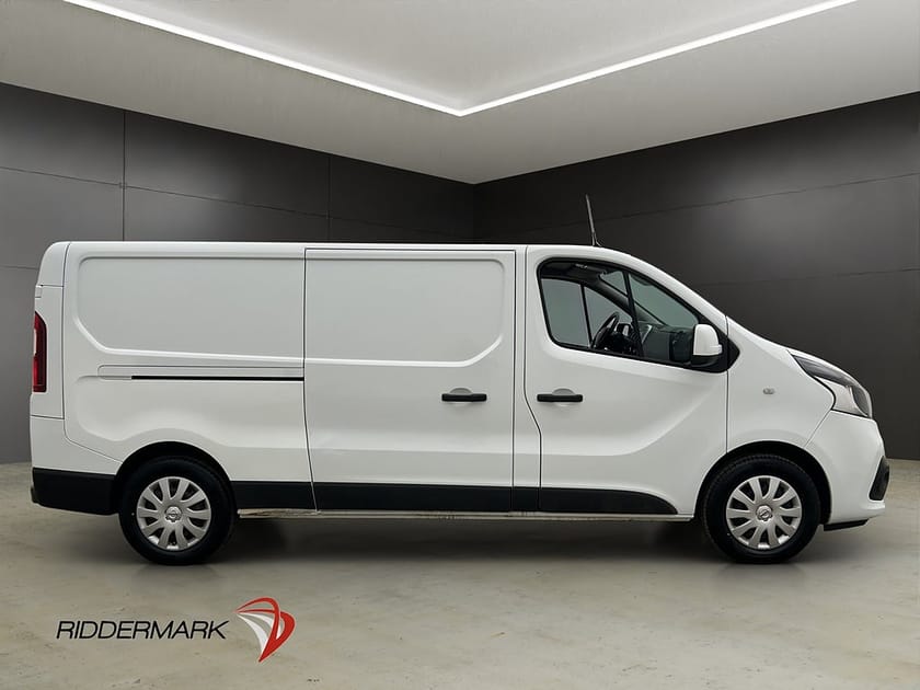 Bild 2 av Nissan NV300 Skåpbil L2 145hk Värmare Dragkrok 3-Sits B-Kamera Moms
