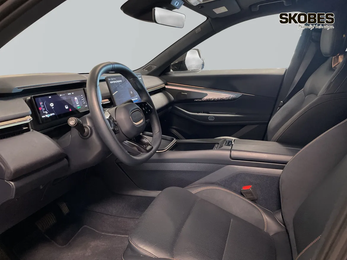 Lynk & Co 08 PHEV