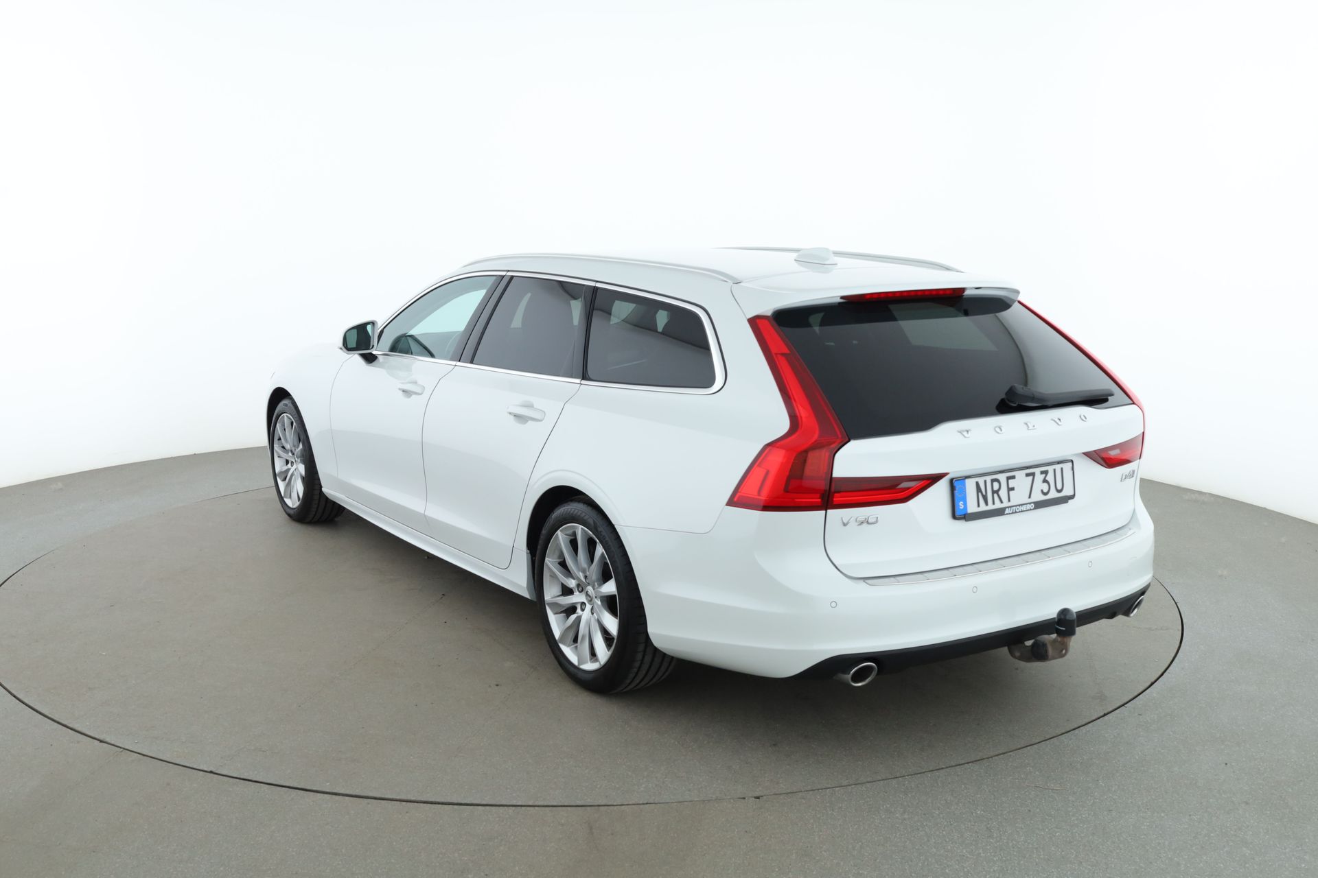 Volvo V90 2019, photo 3/10