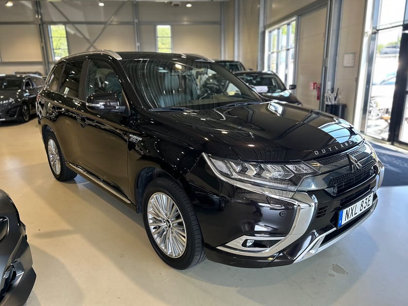 Bild 2 av Mitsubishi Outlander PHEV CVT Business 224hk / Drag