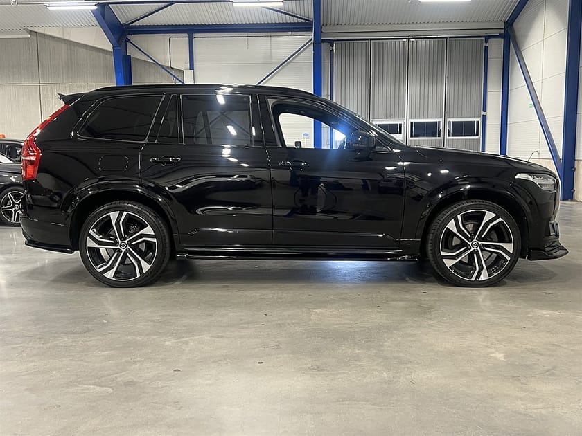 Bild 2 av Volvo XC90 7 Säten B5 AWD 235 HK / R-Design / Panorama / HUD / B%26W / 7-Sits /