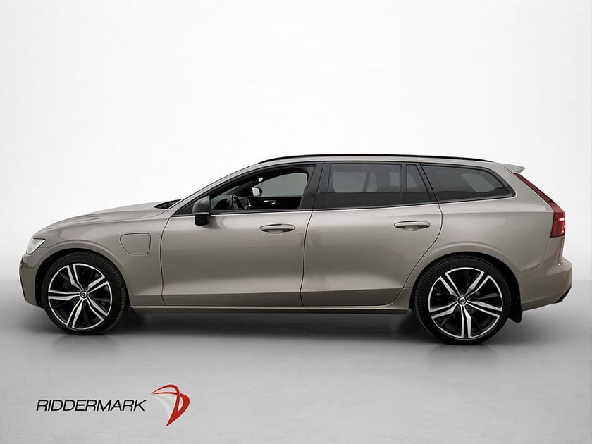 Bild 4 av Volvo V60 T6 AWD R-Design Värmare CarPlay Adaptiv MOMS Drag
