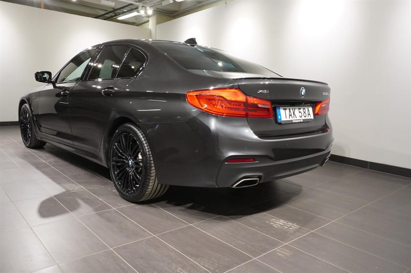 Bild 5 av BMW 530e xDrive iPerformance Sedan M Sport Innovation Taklucka Drag H K 4-Zons