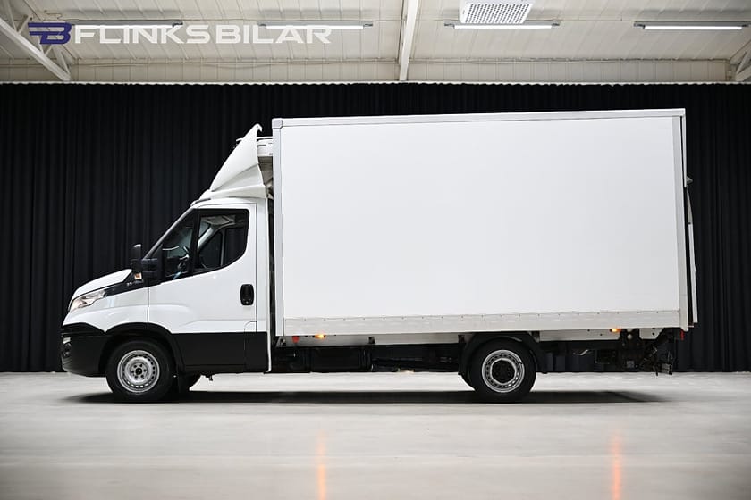 Bild 2 av Iveco Daily 35-160 Chassi Cab 156HK Automat|Volymskåp|BG-Lyft|Sidodörr|Kylbil|Nattkyl