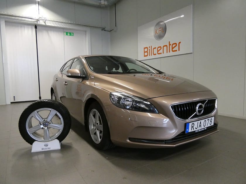 Bild 1 av Volvo V40 T2 Drag-Värmare-SoV *Kamremsbytt* *Endast 5972 mil*