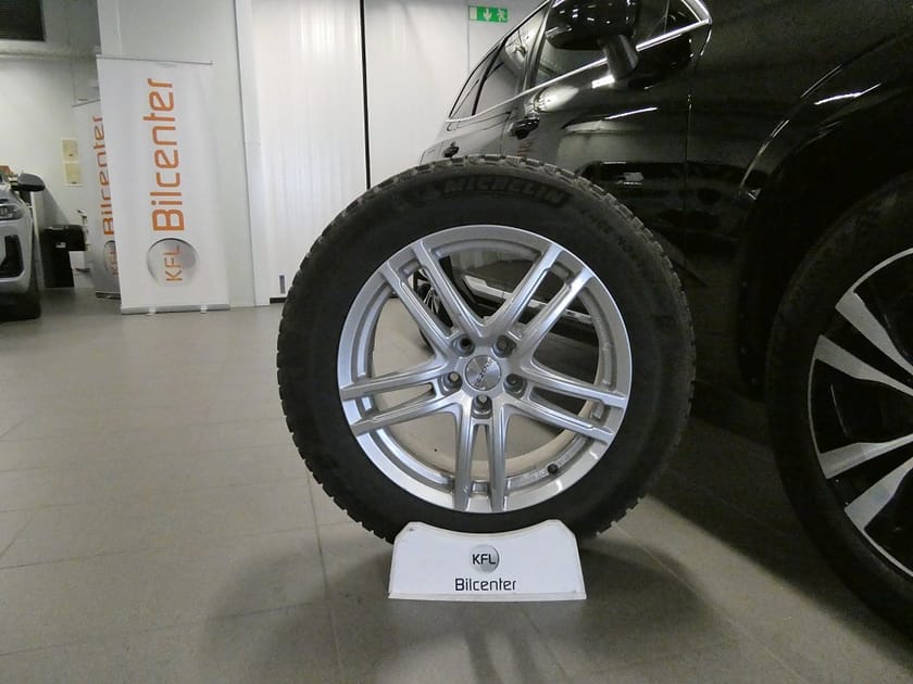 Bild 2 av Volvo XC60 Recharge T6 AWD Drag-Kamera-Pano-VOC-Värmare-SoV