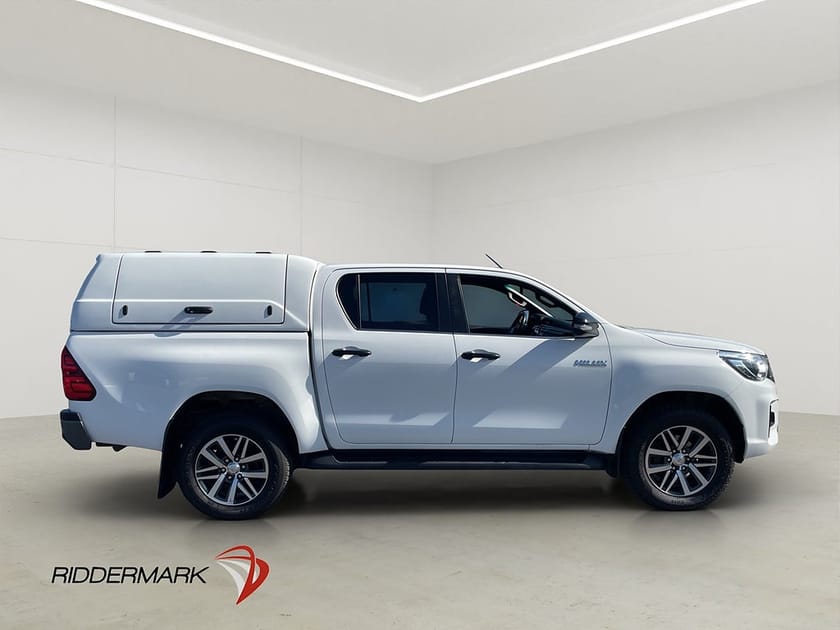 Bild 2 av Toyota Hilux Dubbelhytt Invincible 2.4 AWD M/K-Värmare Drag Skinn Moms