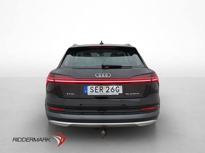Bild 4 av Audi e-tron 55 quattro 408hk Cockpit Skinn Navi Drag