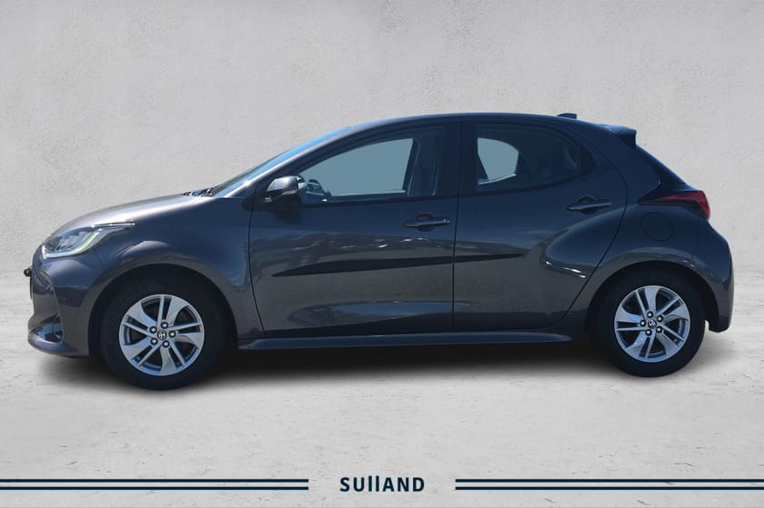 Bilde 2 av Toyota Yaris Hybrid // R.kam // DAB+ // 2 hjulsett // S.historikk