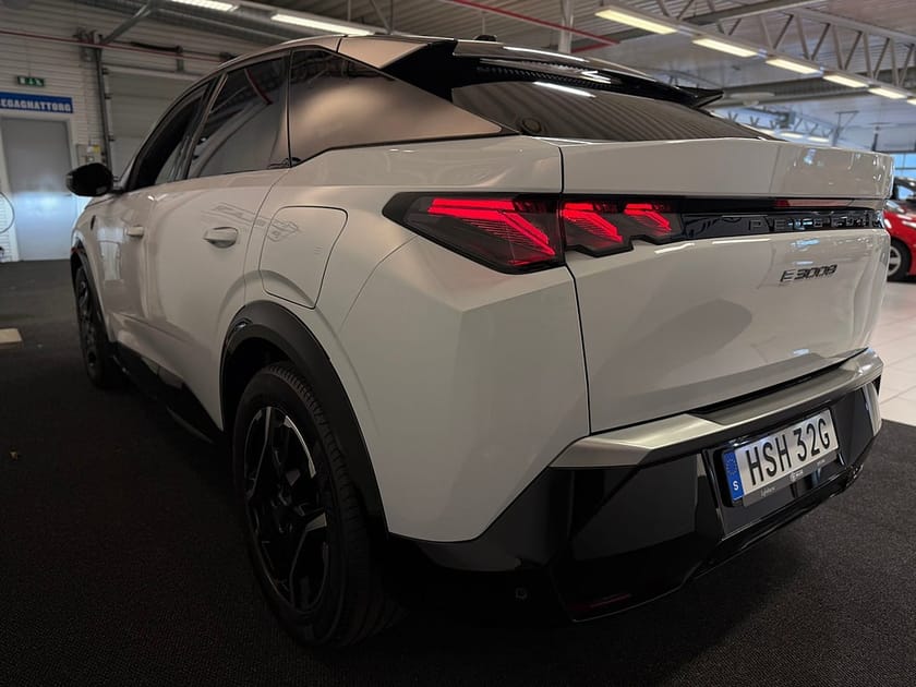 Bild 5 av Peugeot E-3008