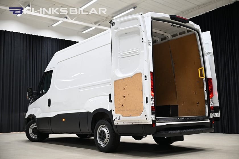 Bild 5 av Iveco Daily 35-140 Van 136HK L3H2 Automat|Webasto|3.5ton-dragvikt|Lågmil|Moms