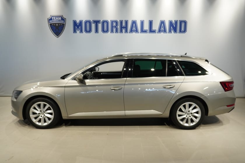 Bild 2 av Škoda Superb Kombi STYLE TSI 150 DSG LÄDER / DRAG