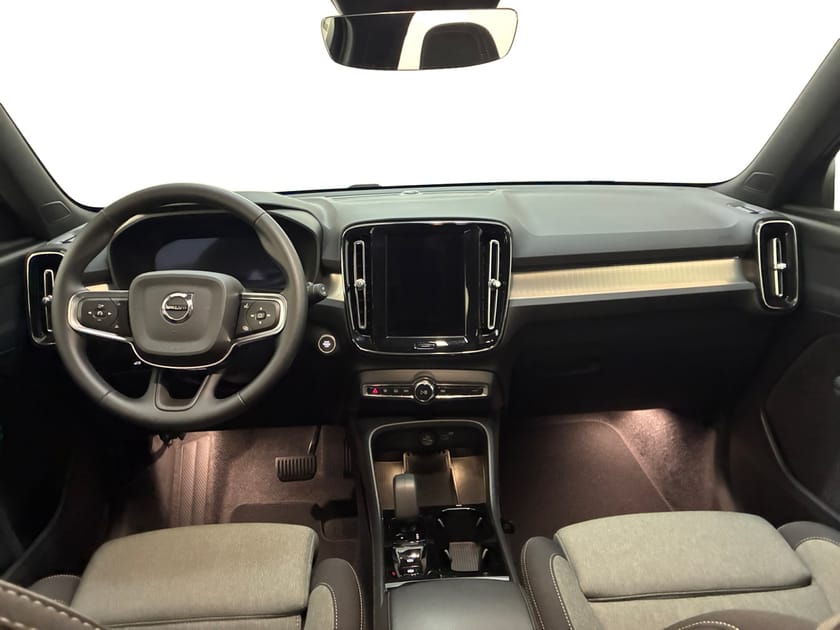 Bild 5 av Volvo XC40 B3 FWD Bensin Plus Dark