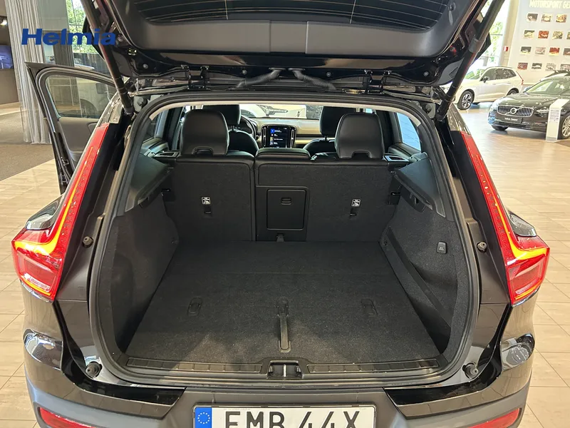 Bild 13 av 13 – Volvo XC40 D4 AWD Momentum Advanced Edition