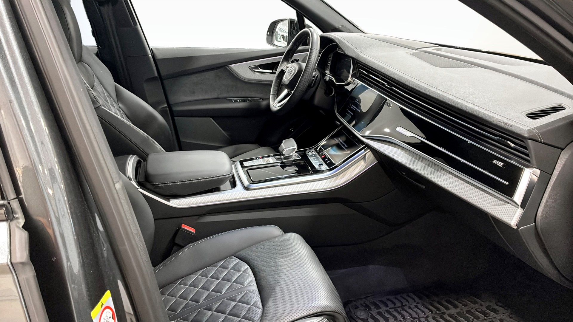 Audi Q7 60 TFSI E S-LINE 2026, kuva 3/10