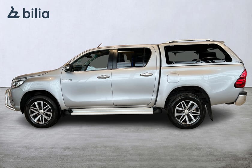 Bild 3 av Toyota Hilux Dubbelhytt D-CAB 2,4 AUT INVINCIBLE - KÅPA - EXTRALJUS - VÄRMARE EL