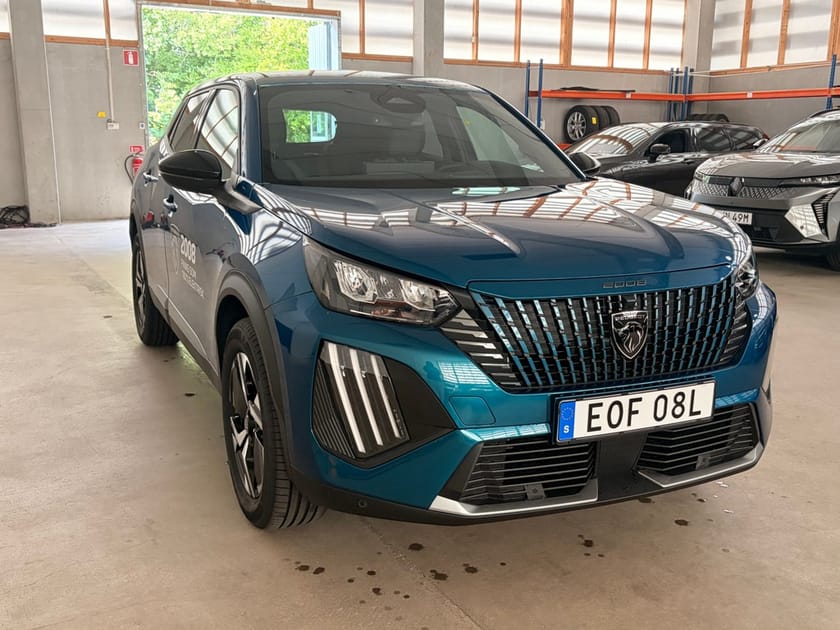 Bild 2 av Peugeot 2008 Hybrid 145 Edition Allure Automat *FARTH/SE SPEC*