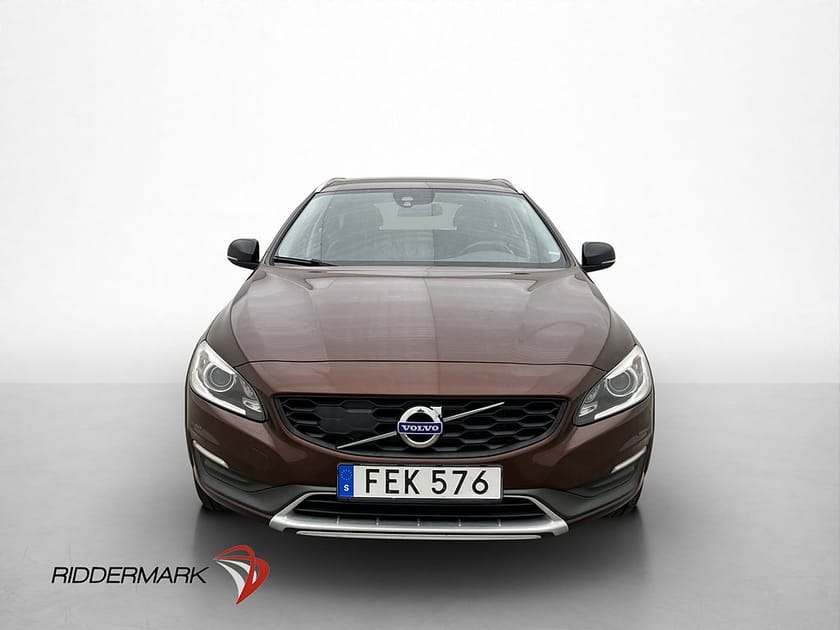 Bild 2 av Volvo V60 Cross Country D4 190hk Momentum Drag Värm Sensorer