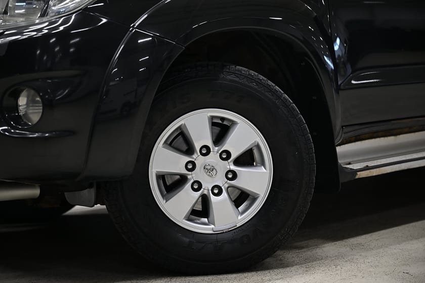 Bild 3 av Toyota Hilux Extra Cab 2.5 4x4 144HK Kåpa|Drag|Frontbåge|M/K-Värmare|Moms