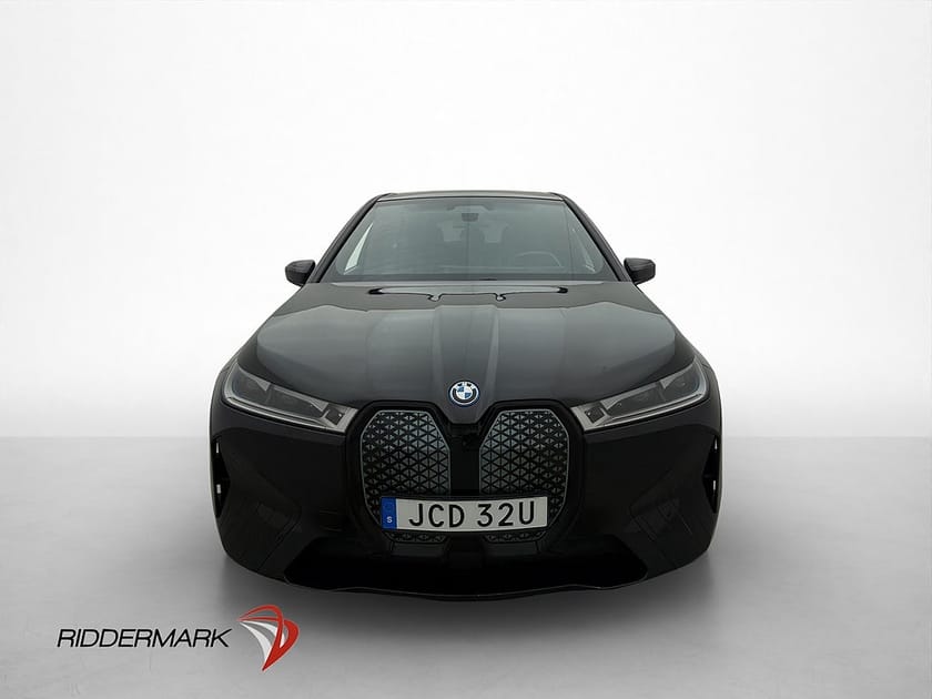 Bild 2 av BMW iX xDrive40 Sport Sky Pano 360 H/K Laser Clear&Bold Drag
