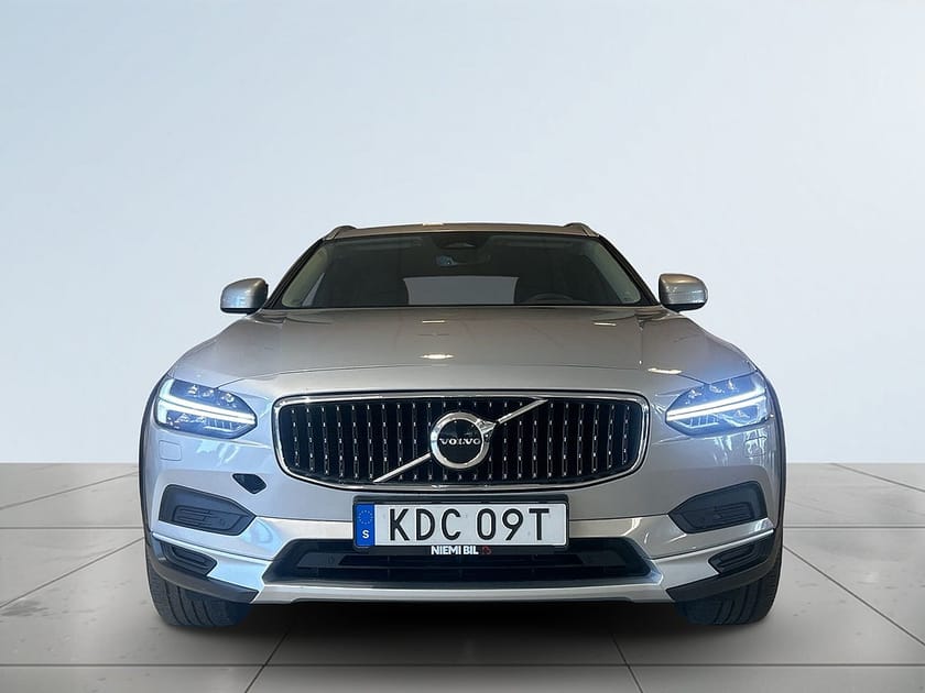 Bild 2 av Volvo V90 Cross Country B4 AWD Momentum MOMS Dragkrok Bkamera Navi S&V-däck