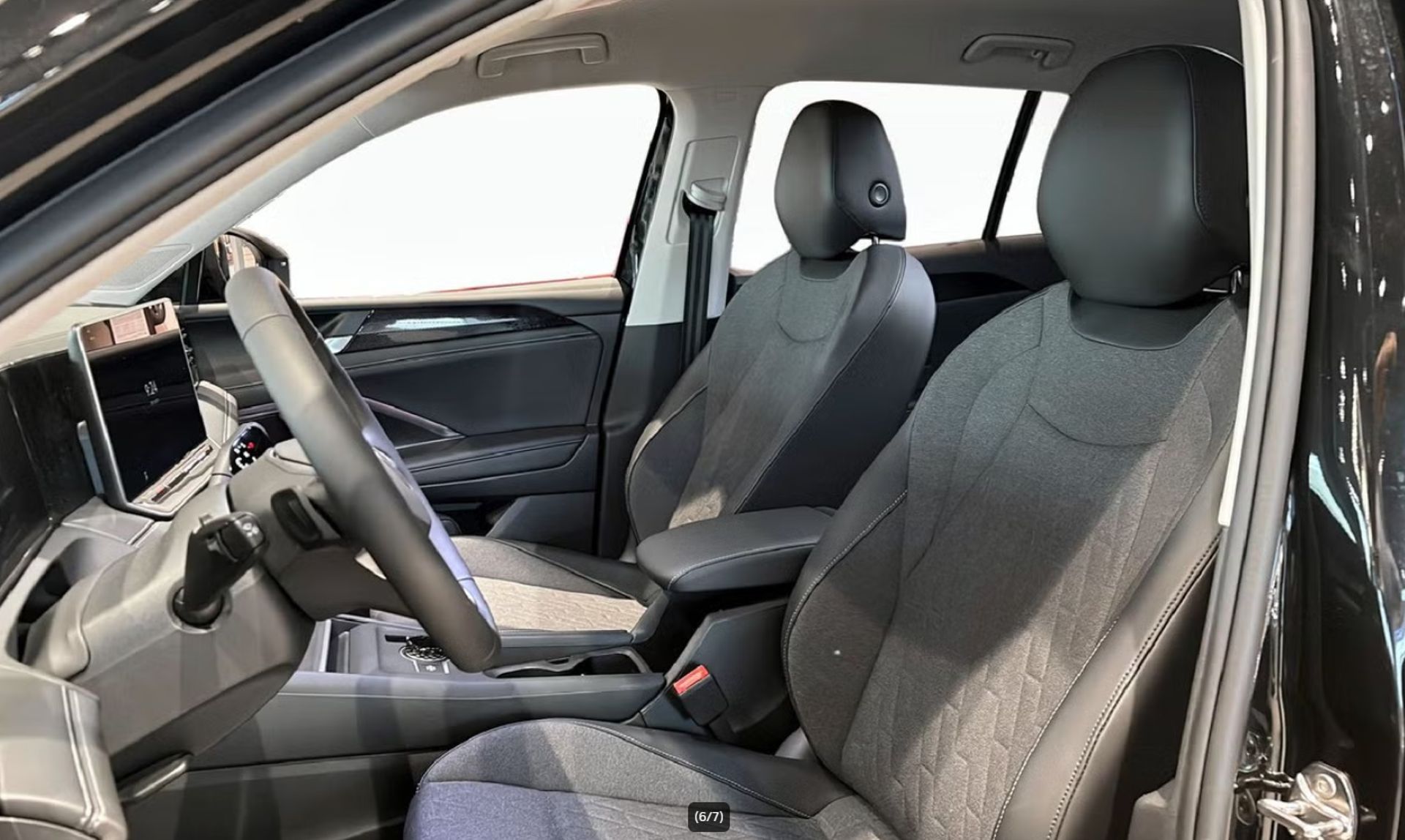 Volkswagen Tiguan 1,5 eTSI 2026, bild 7/7